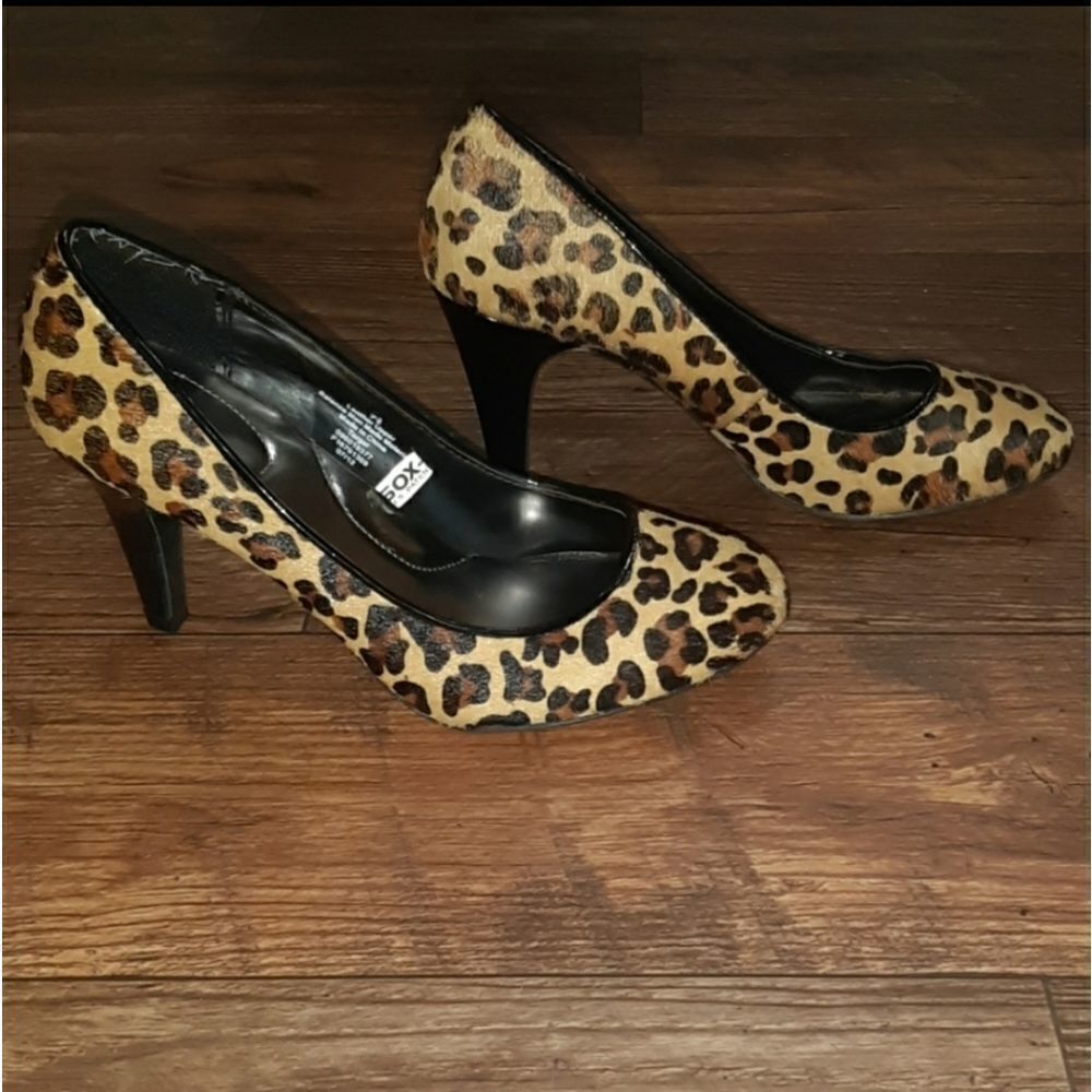 EUC Leopard "Sox Tab" Faux Hair Heels Sz 7.5